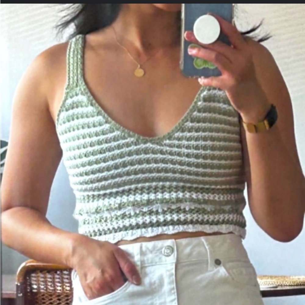Hollister green and white top